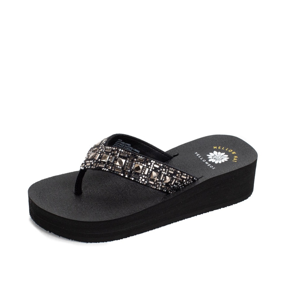 Yellow box Pria Flatform Sandal color black medium width FIRM PRICE